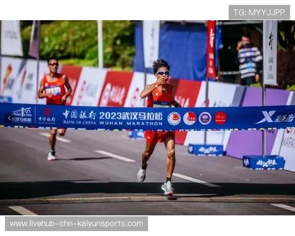 女子马拉松选手产后复出 四年内重返巅峰，女子马拉松运动员